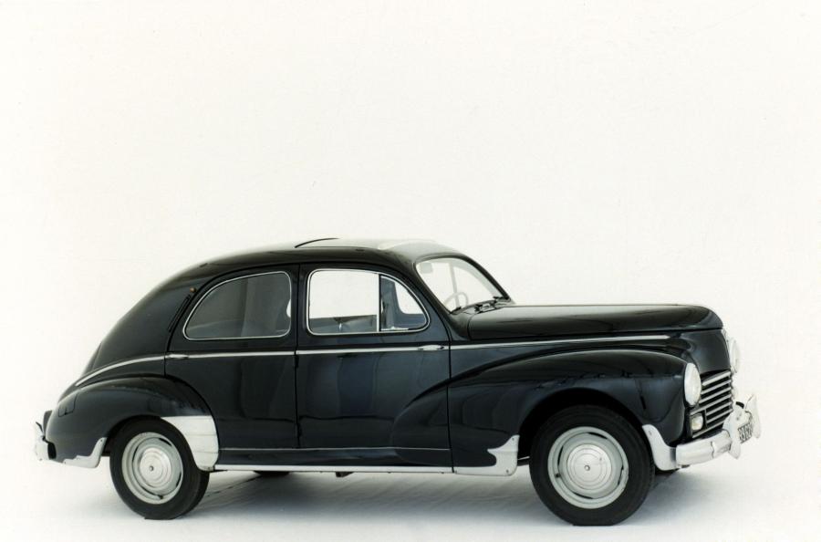  Peugeot 203 1948 года  (фото 9 из 20)